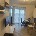 Apartament Pella House *