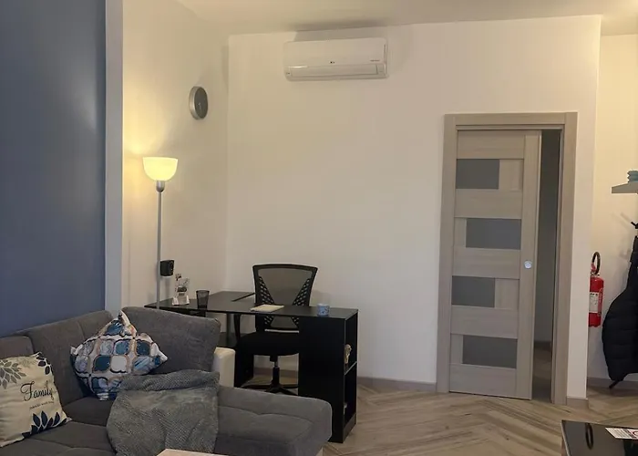 Pella House Apartment